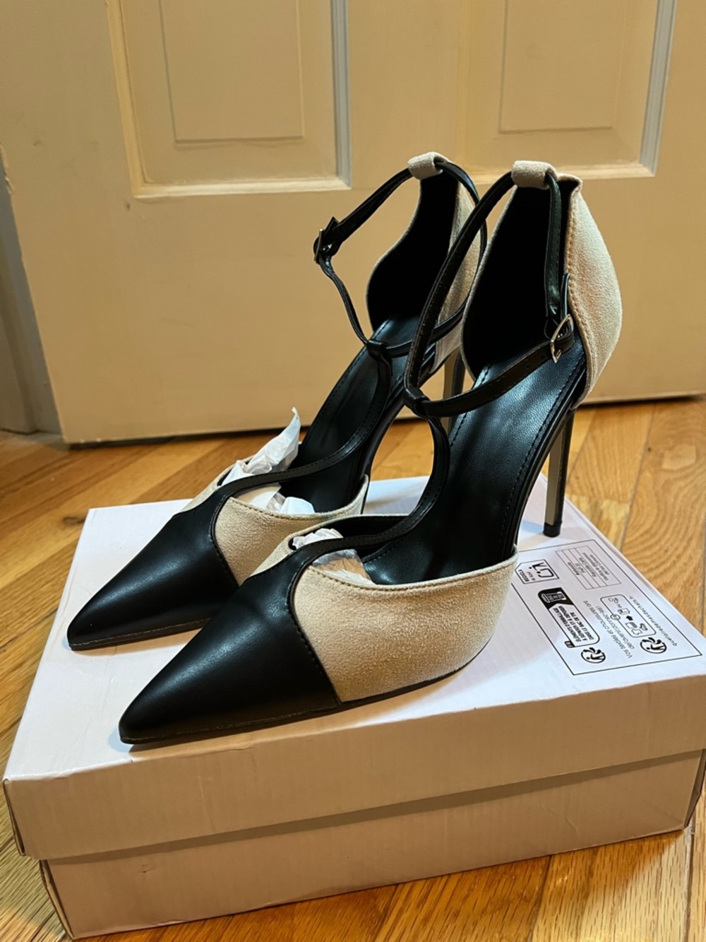 NWT Two-Tone Pointed Toe T Strap Heels - Faux Leather Black & Suede Cream